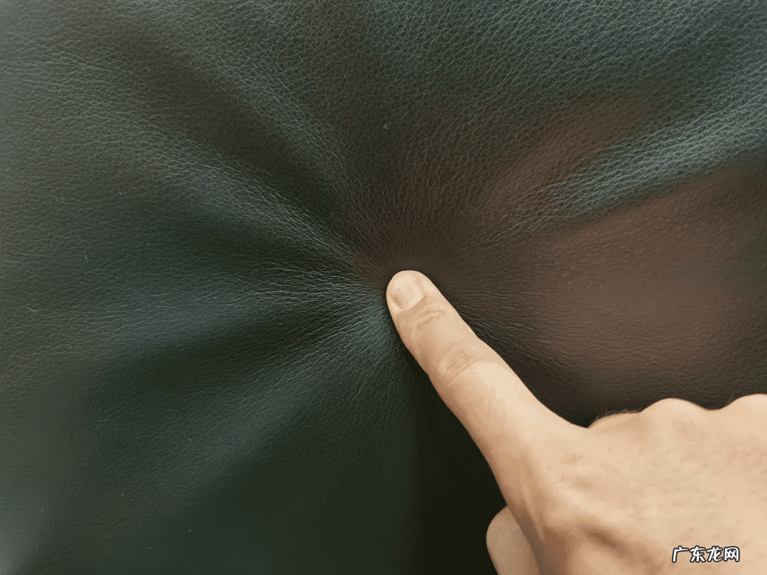 老公睡沙发有啥讲究 老人睡沙发有什么风水讲究