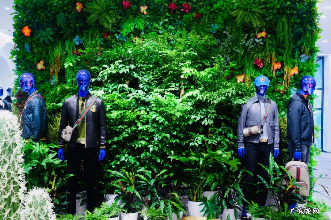 店铺门头颜色搭配风水 男装店门头装修风格效果图