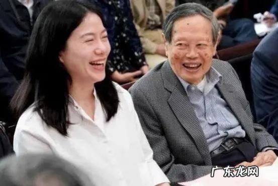 “科学巨匠”100岁杨振宁谈养生秘诀：记住“9点”，乐活天年