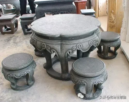 庭院石桌石凳的风水 石桌石凳在庭院摆放方位
