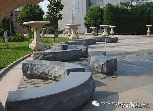 庭院石桌石凳的风水 石桌石凳在庭院摆放方位