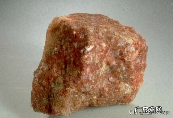 明矾晶体与水晶的区别 明矾石晶体