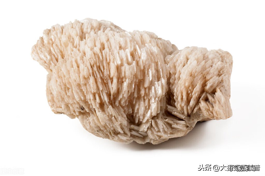 明矾晶体与水晶的区别 明矾石晶体