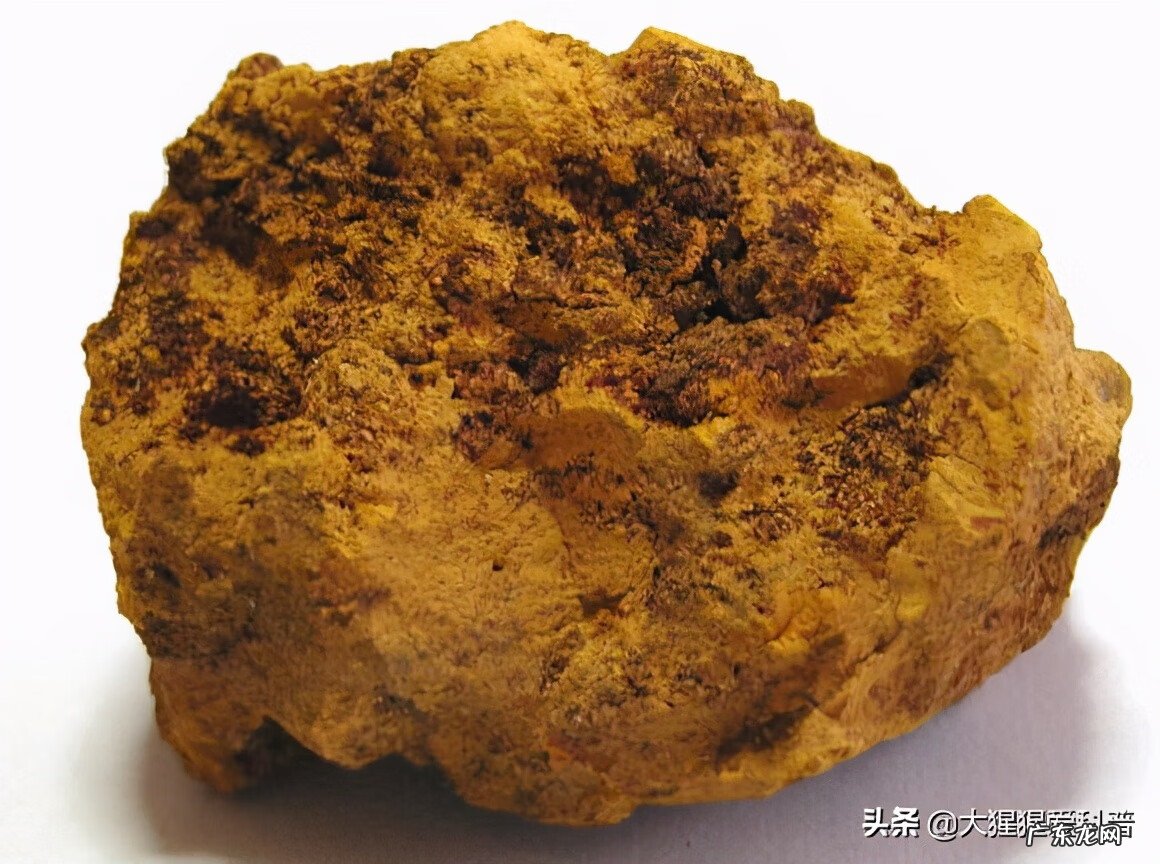 明矾晶体与水晶的区别 明矾石晶体