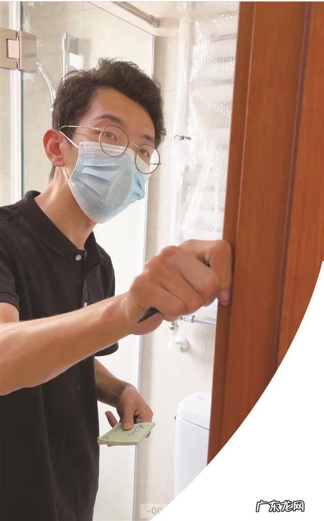 汽车玻璃有轻微划痕怎么修复 淄博汽车玻璃划痕修复