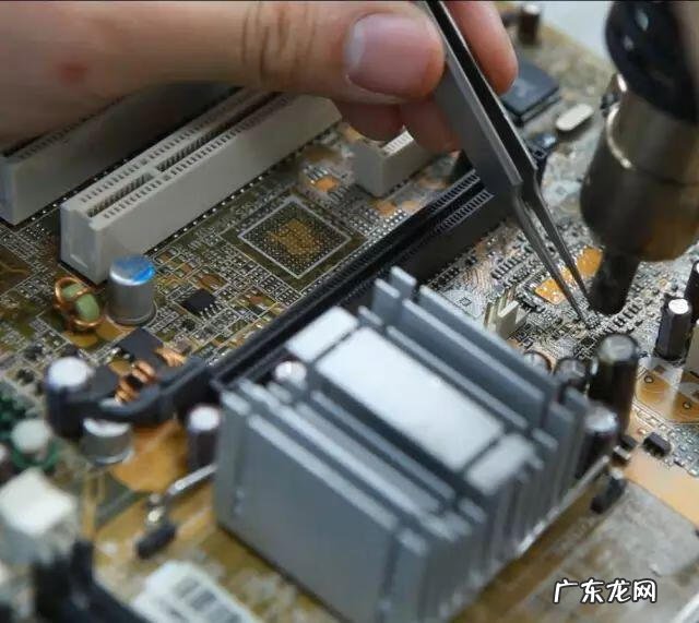 郑州美发学校排行第一 郑州美容美发化妆学校