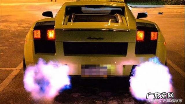 汽车排气管喷火