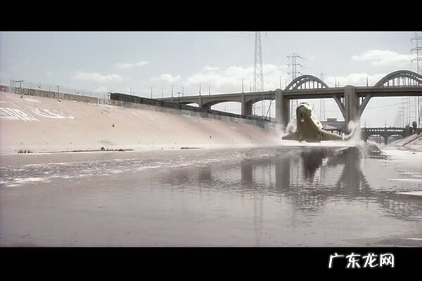 神秘岛2演员表 地心游记神秘岛2