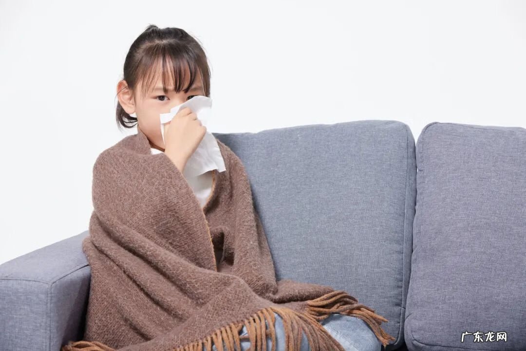 小孩老流鼻血怎么回事 小孩鼻子老是流鼻血怎么办