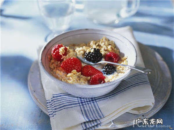 血压低怎么回事吃什么好 血压低吃什么东西好啊