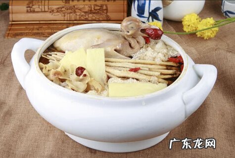 坐月子鸽子汤放什么材料好 坐月子鸽子汤怎么做
