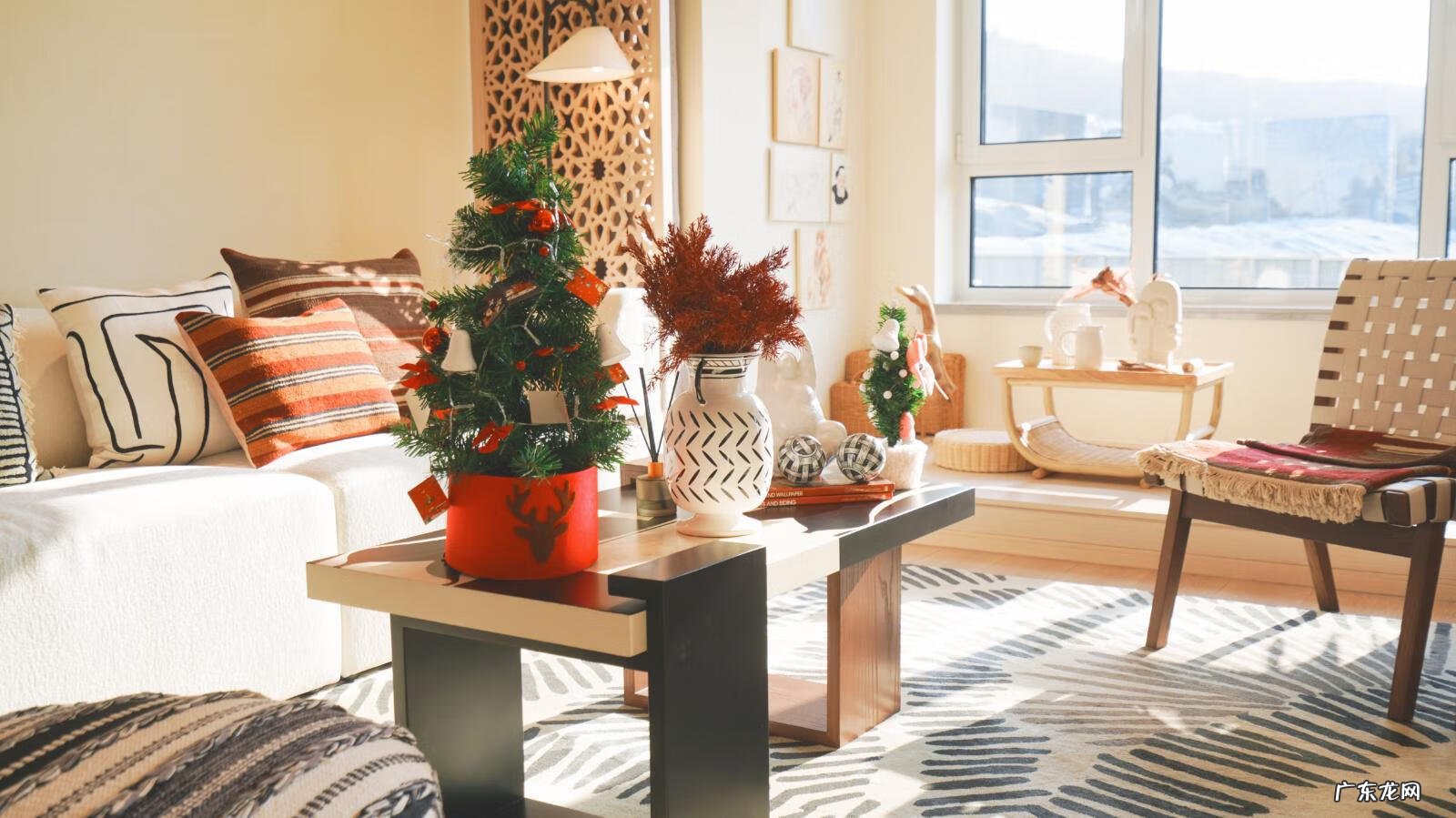 极光世界是哪个公司的 极光世界好玩吗