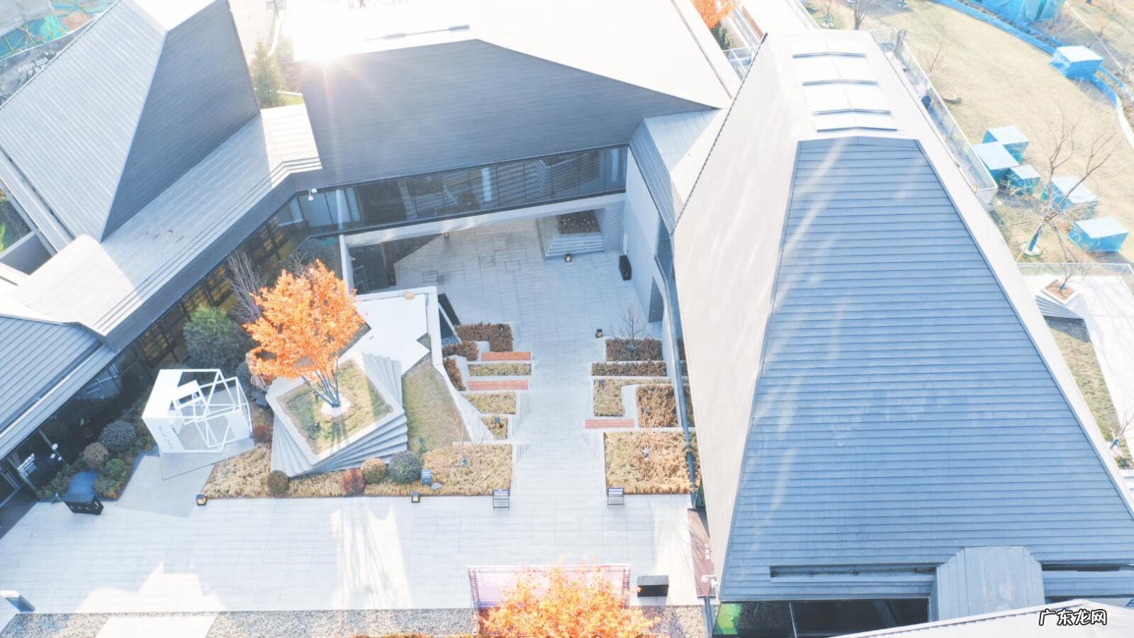 极光世界是哪个公司的 极光世界好玩吗