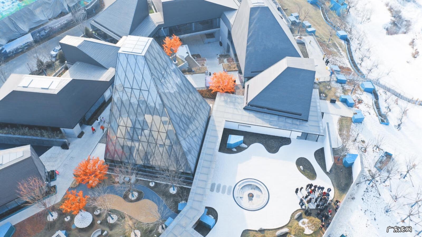 极光世界是哪个公司的 极光世界好玩吗