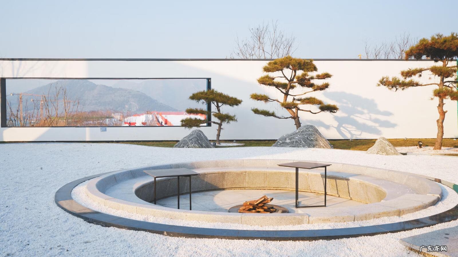 极光世界是哪个公司的 极光世界好玩吗