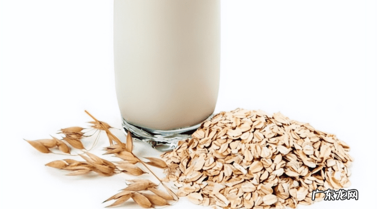 晚上喝纯牛奶的好处坏处 晚上喝牛奶的坏处是什么