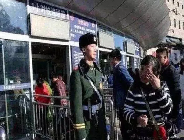 收破烂的老人是世界上最可爱的人吗?