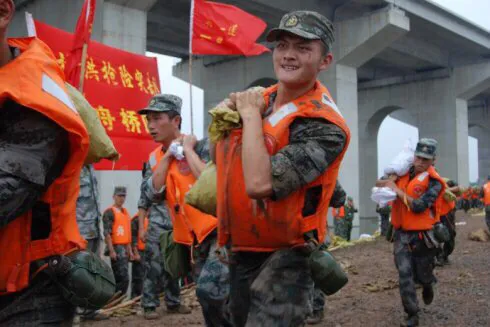 收破烂的老人是世界上最可爱的人吗?