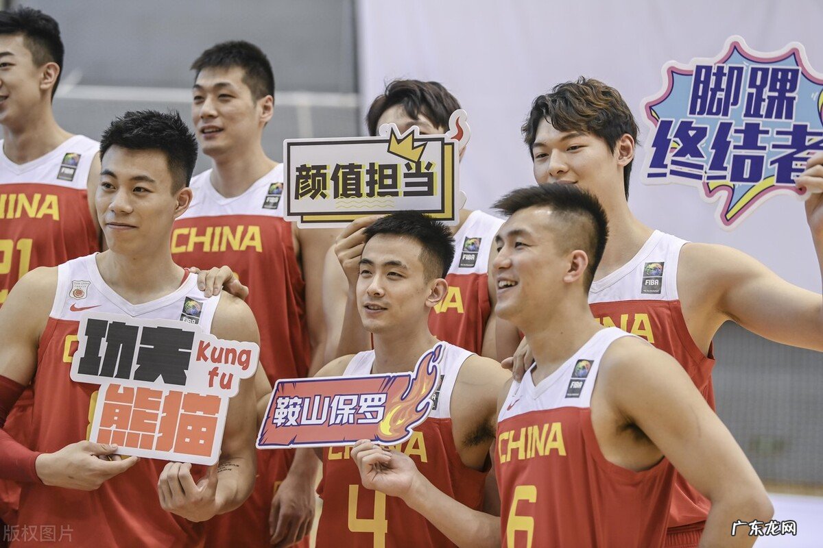 张镇麟没被试训邀请上“沈阳头条”,球迷喝彩对王芳母子公平吗?