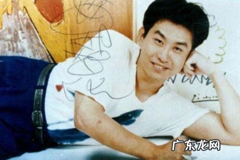 “乐坛鲁迅”60岁郑智化全家福曝光:有爱的地方,就是天堂