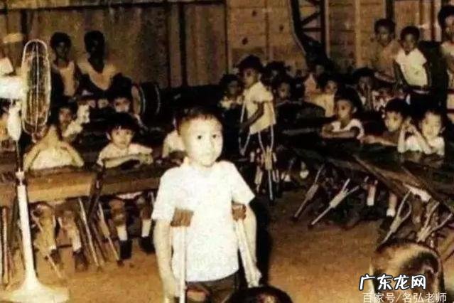 “乐坛鲁迅”60岁郑智化全家福曝光:有爱的地方,就是天堂