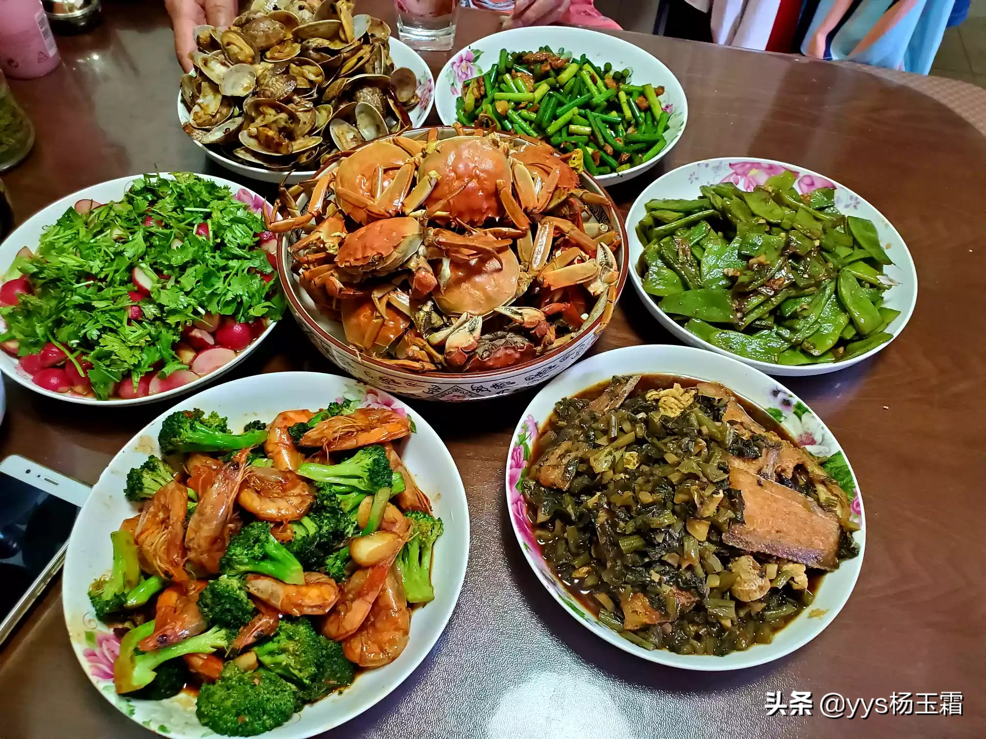 如果十年给你一百万，让你天天给别人做饭，你愿意吗？