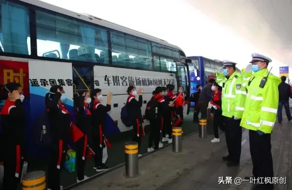 您愿为凯旋归来的抗疫英雄们写首赞美诗吗?抒发情感?