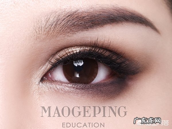 时尚烟熏妆适合化妆新手吗？化妆新手如何化好精致的烟熏眼妆？