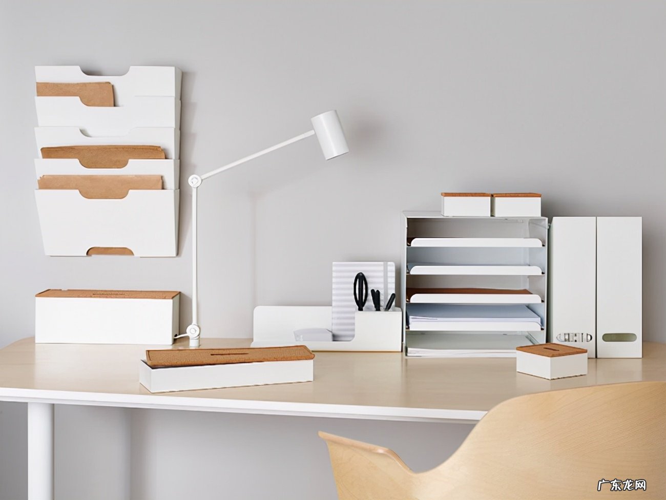 如何利用工作中闲余的时间整理办公室？