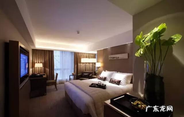 阳台正中间有根柱子好不好 楼顶正中一道竖墙风水