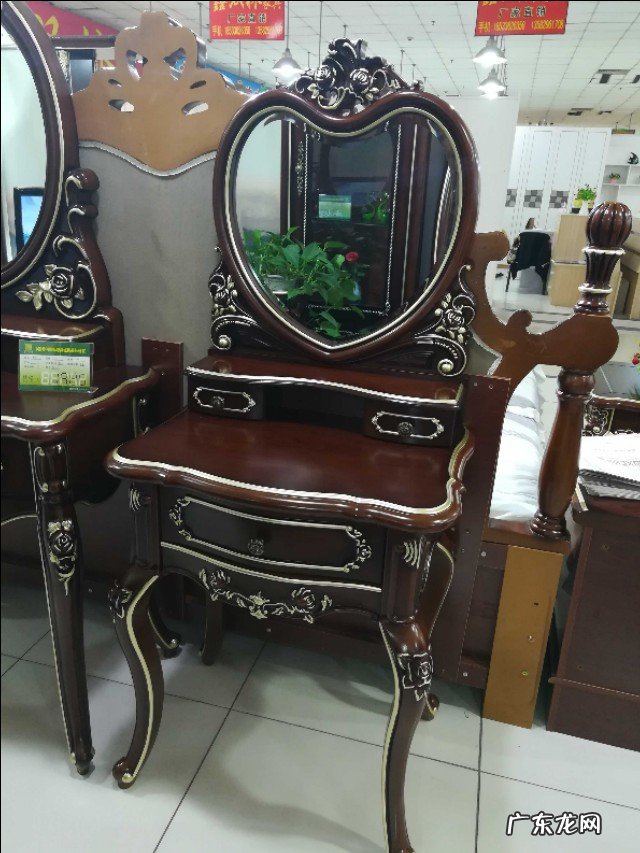 想买个梳妆台,有什么推荐?