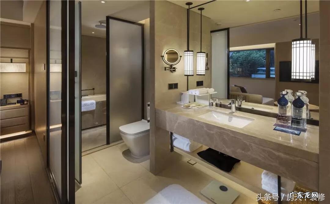 厨房窗户上面打吊柜图片 门上吊柜的风水