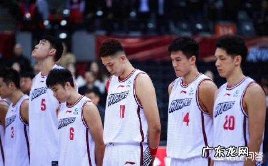 今晚CBA比赛前都进行了吉喆的默哀仪式，这是表达CBA的联赛人性化吗？