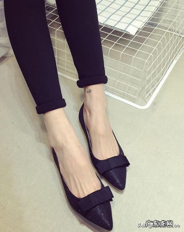 你喜欢穿高跟鞋还是平底鞋,为什么?