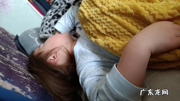 小孩夜间发烧怎么能快速退烧 小孩发烧怎么退烧最快最有效