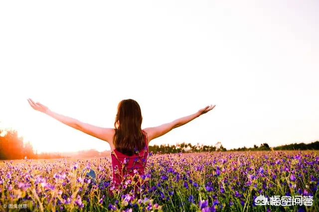 四十岁的男人喜欢和什么样的女性交往?