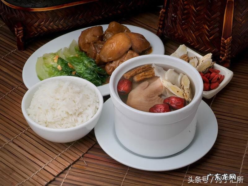 宝宝大便有点黑色 宝宝大便黑色颗粒