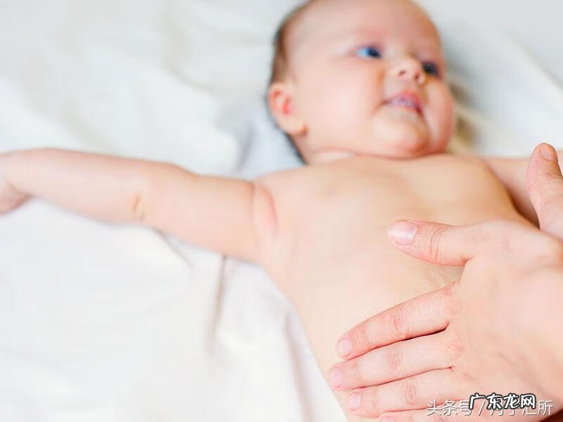 宝宝大便有点黑色 宝宝大便黑色颗粒