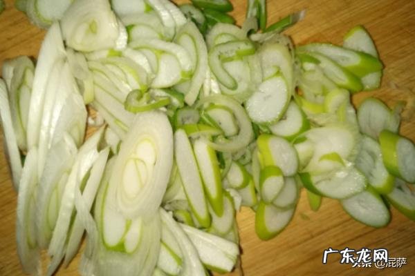 打豆浆后的豆渣怎么吃---清炒豆渣？