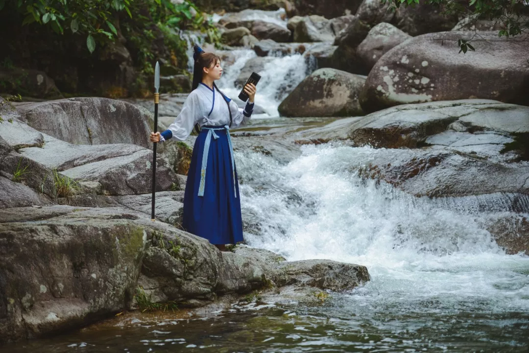 风水天马作案图 天马饮泉风水发何姓