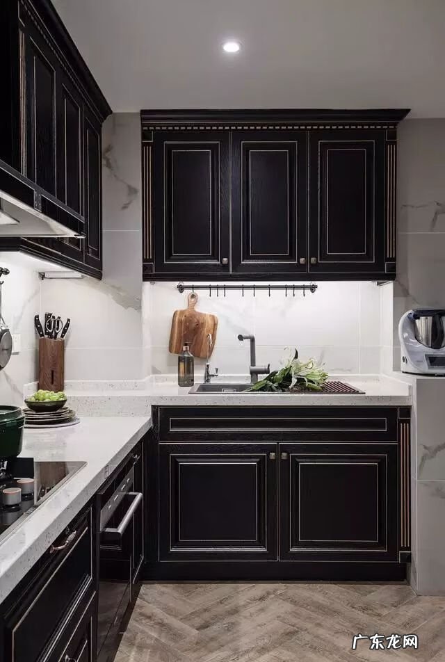 客厅长方形灯安装方向风水 客厅用长方形灯在风水上好吗