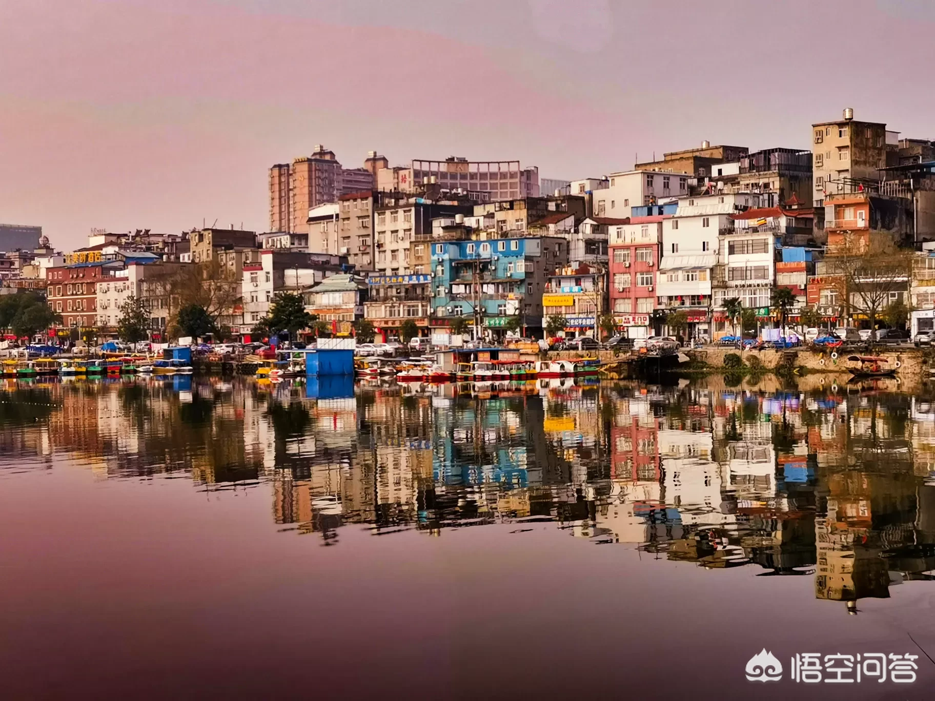 摄影构图时,如何搭配好画面中的色彩?