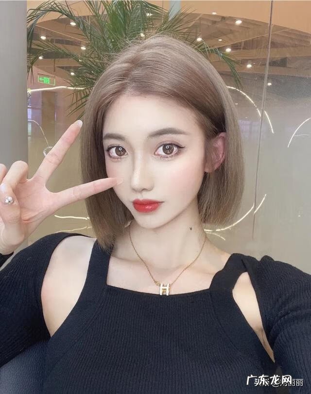 女生烫什么样的头发好看 女生烫什么发型比较好看