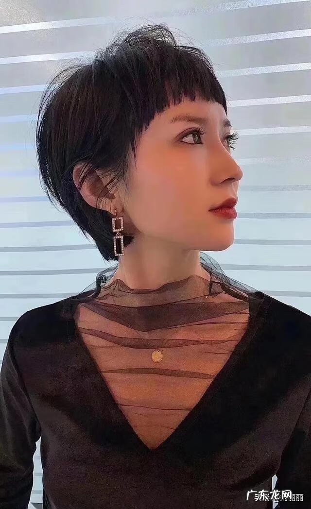 女生烫什么样的头发好看 女生烫什么发型比较好看