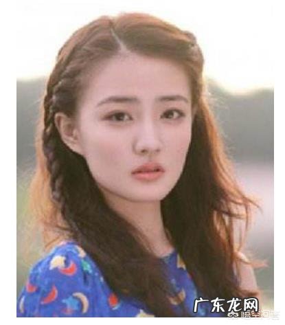 国字脸到底应该剪什么样的发型?应该搭配什么样的衣服?