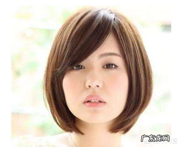 国字脸到底应该剪什么样的发型?应该搭配什么样的衣服?