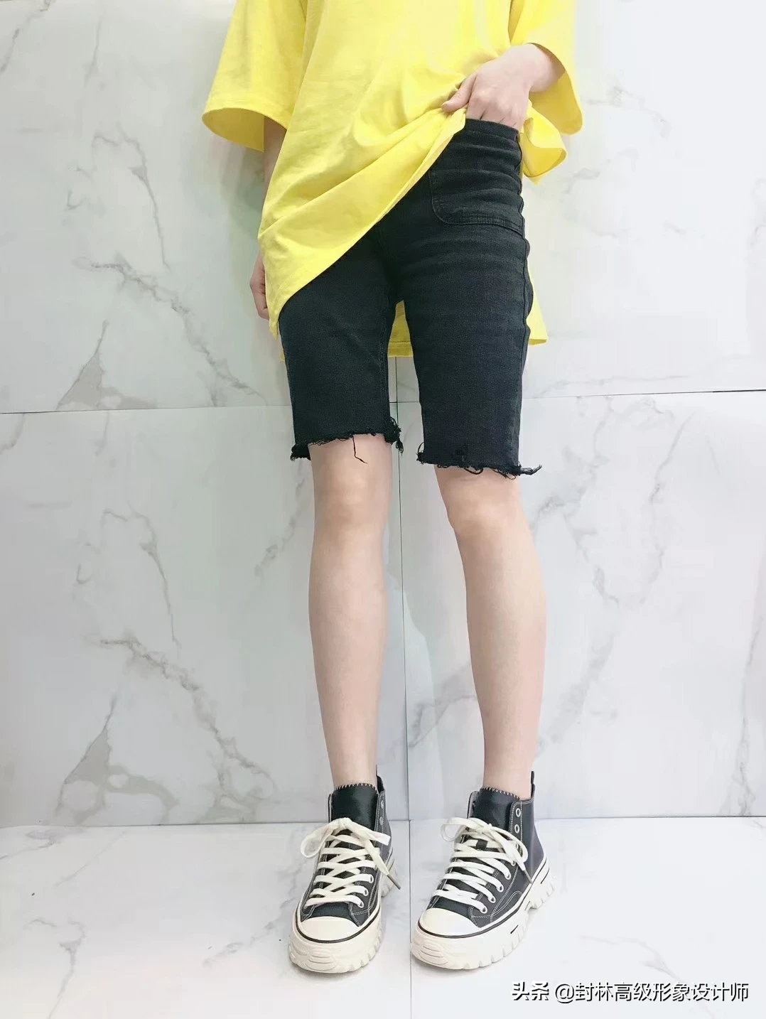 今年夏天最流行的服装搭配是什么样的？