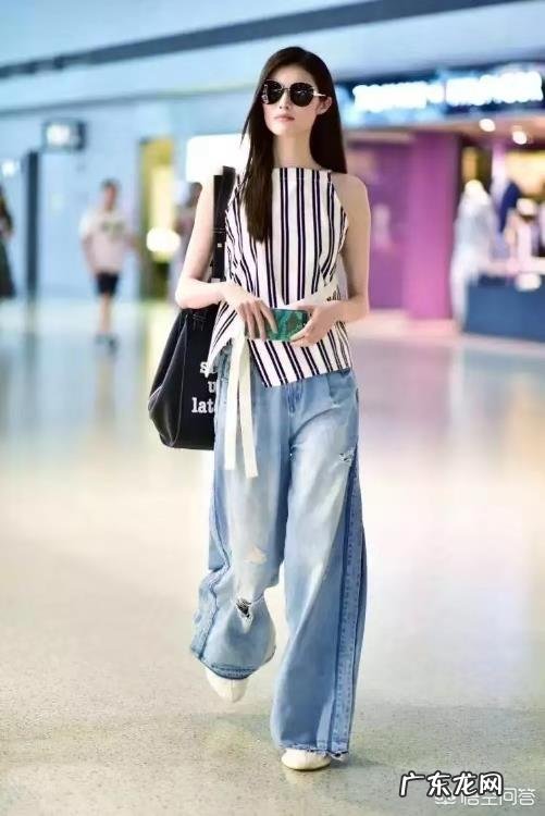 今年夏天最流行的服装搭配是什么样的？