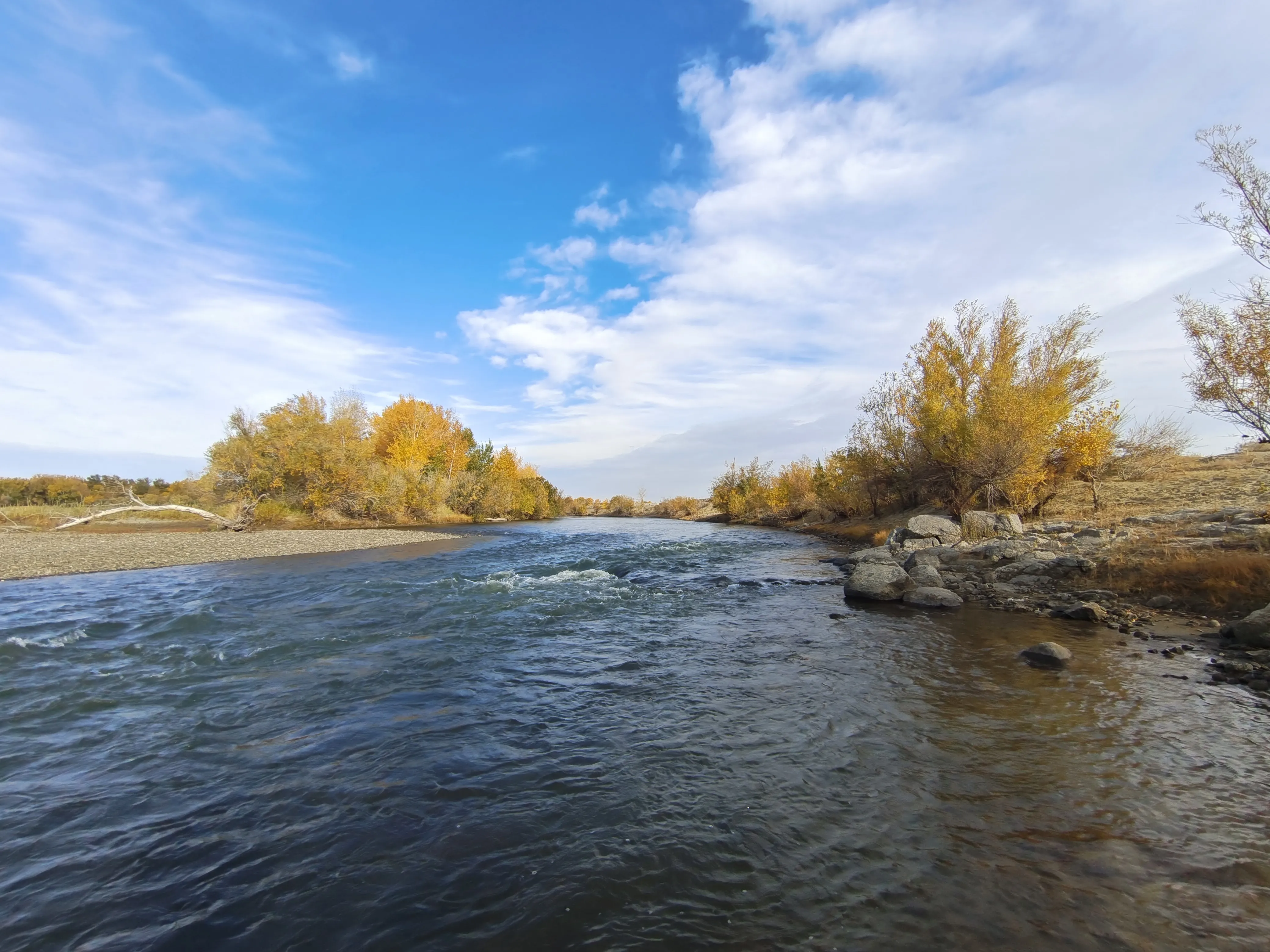 新疆有哪些景色值得一看,内地人来不能错过哪些美景和美食?