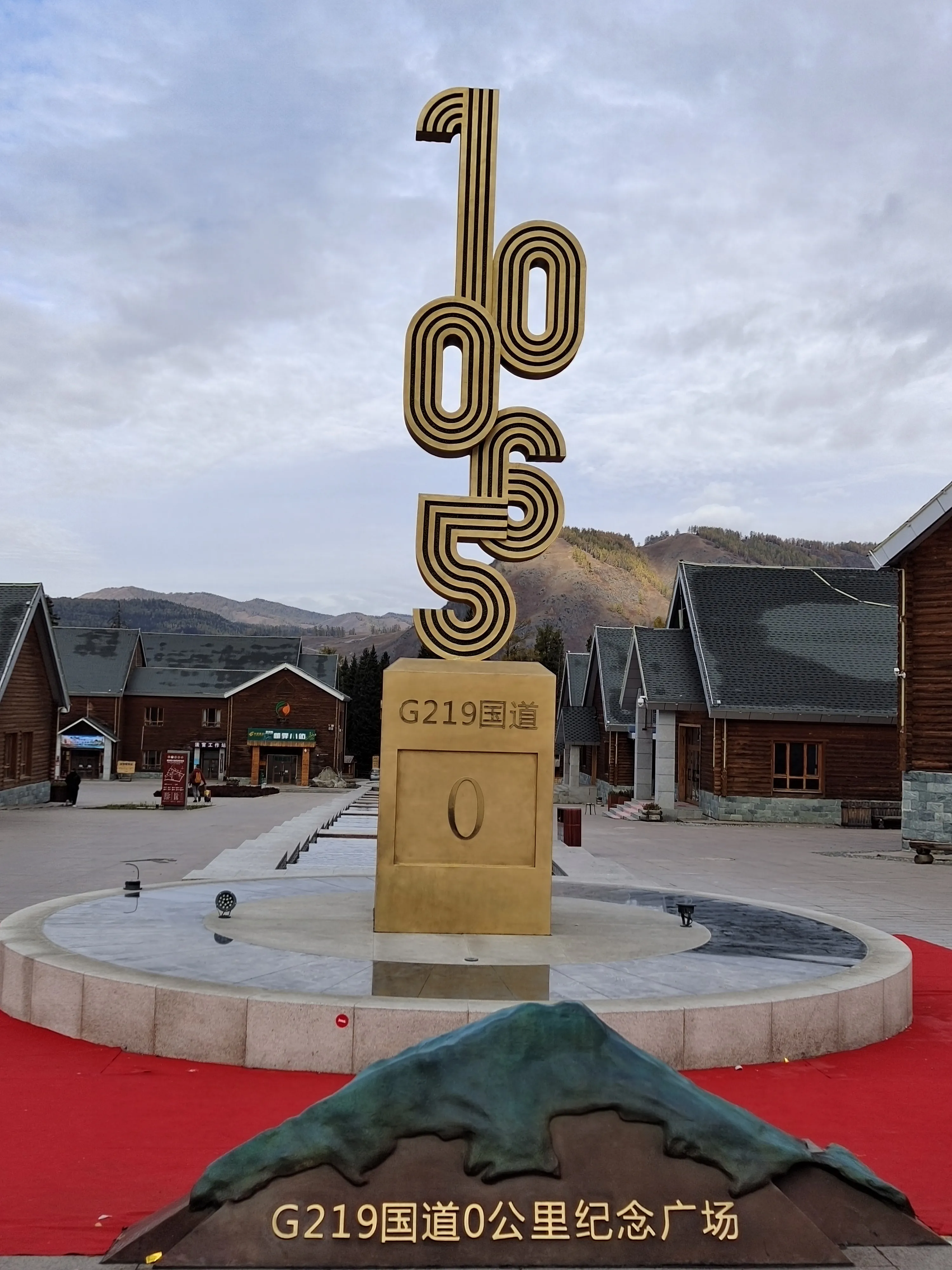 新疆有哪些景色值得一看,内地人来不能错过哪些美景和美食?